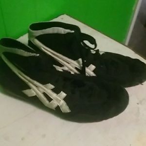 Wrestling shoes